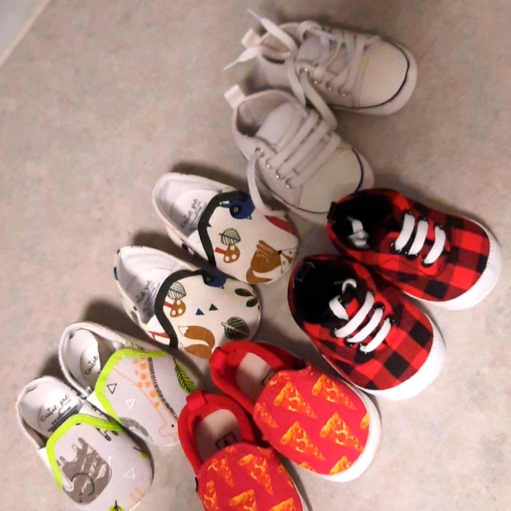 Lot of baby shoes